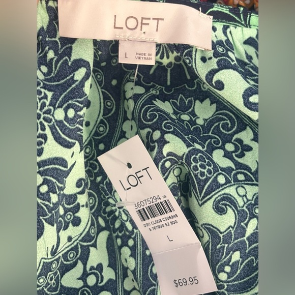 LOFT Green Paisley V-Neck Boho 3/4 Sleeve Chic Soft Flowy Everyday Blouse NWT L - Picture 4 of 4